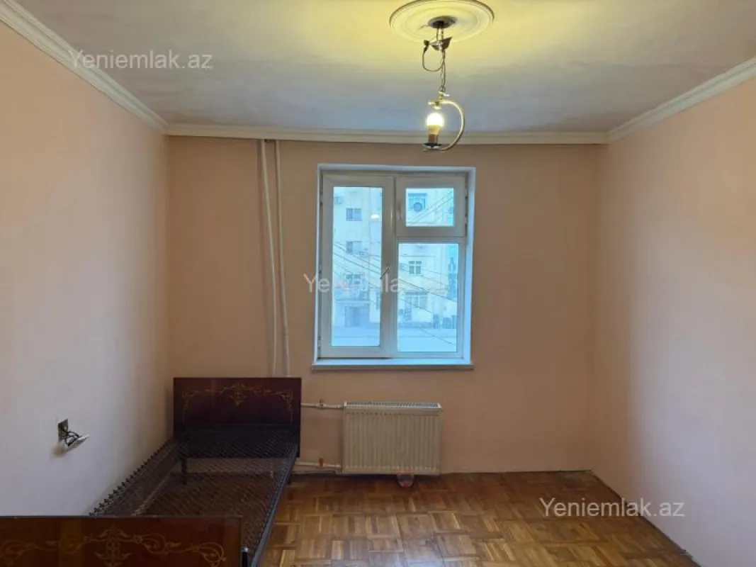 Satılır 3 otaqlı köhnə tikili 70 m²