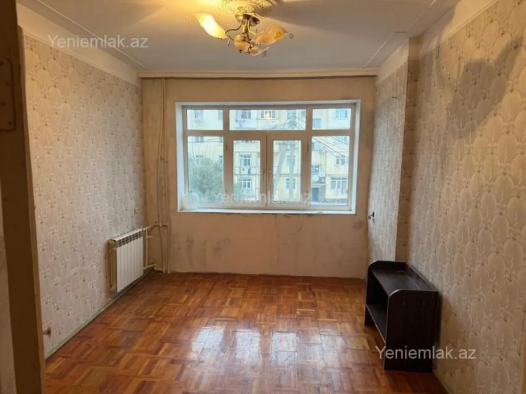 Satılır 3 otaqlı köhnə tikili 70 m²