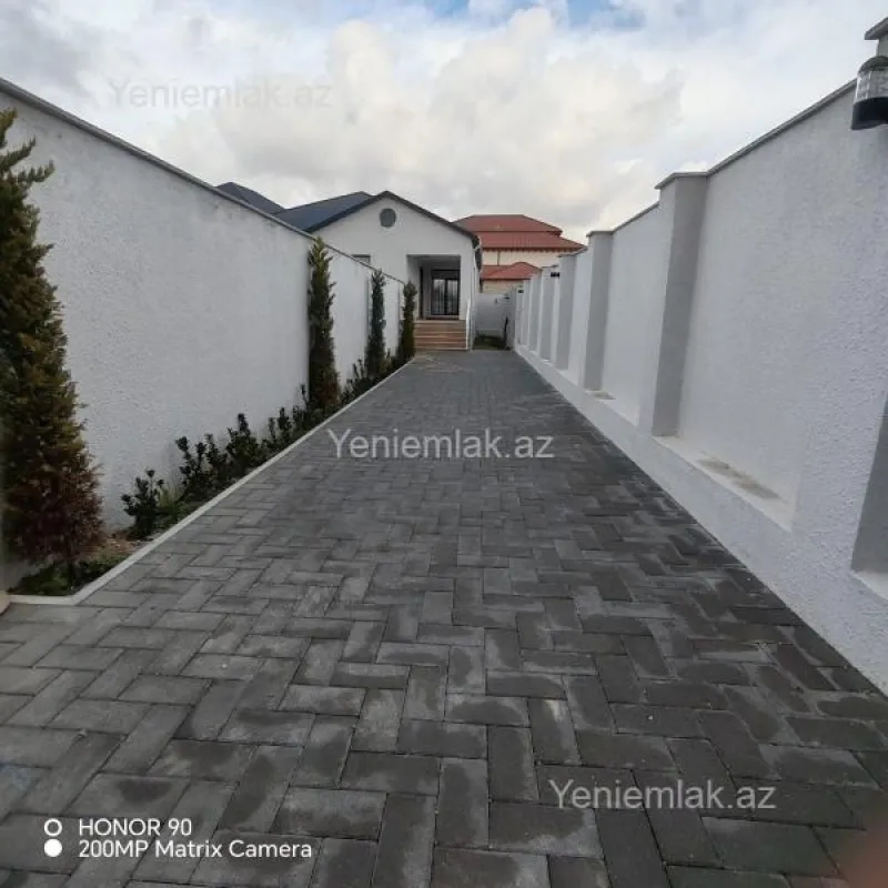 Satılır 4 otaqlı həyət evi 135 m²