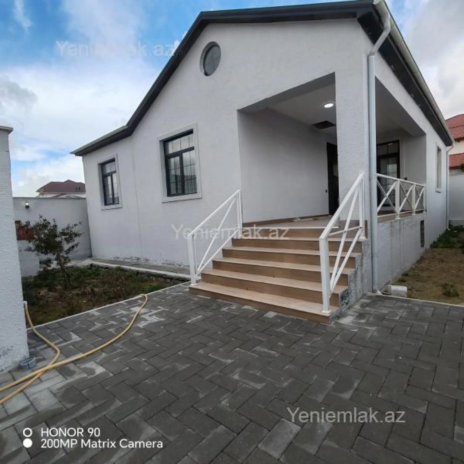 Satılır 4 otaqlı həyət evi 135 m²