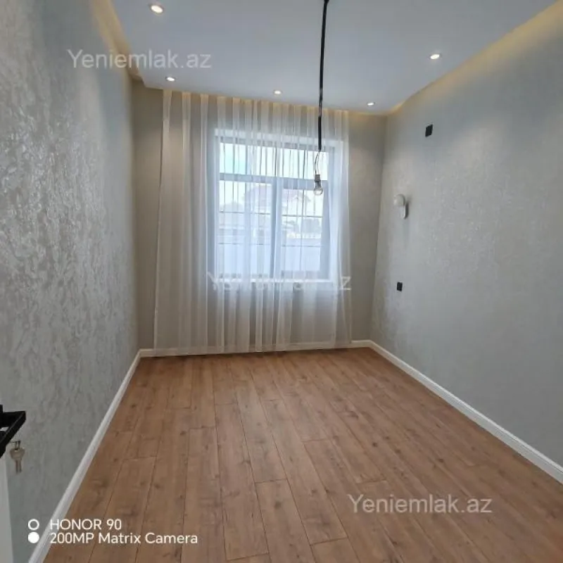 Satılır 4 otaqlı həyət evi 135 m²