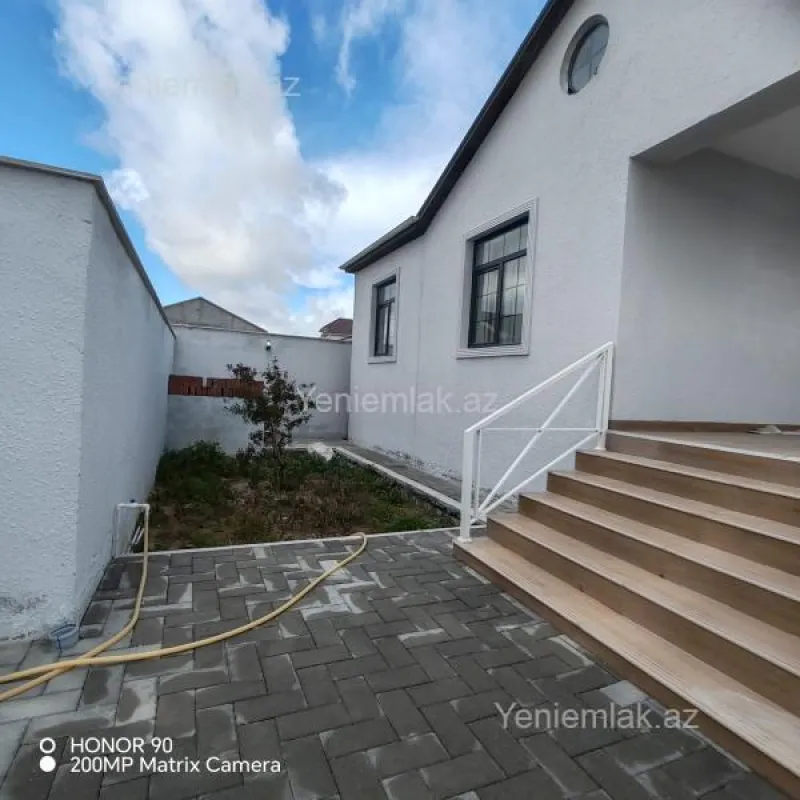 Satılır 4 otaqlı həyət evi 135 m²
