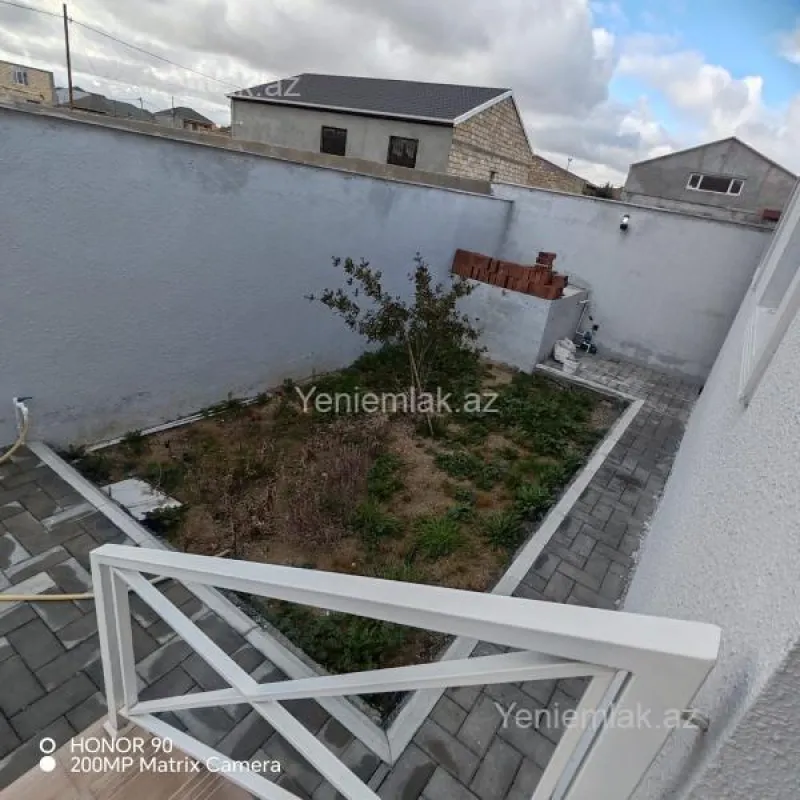 Satılır 4 otaqlı həyət evi 135 m²