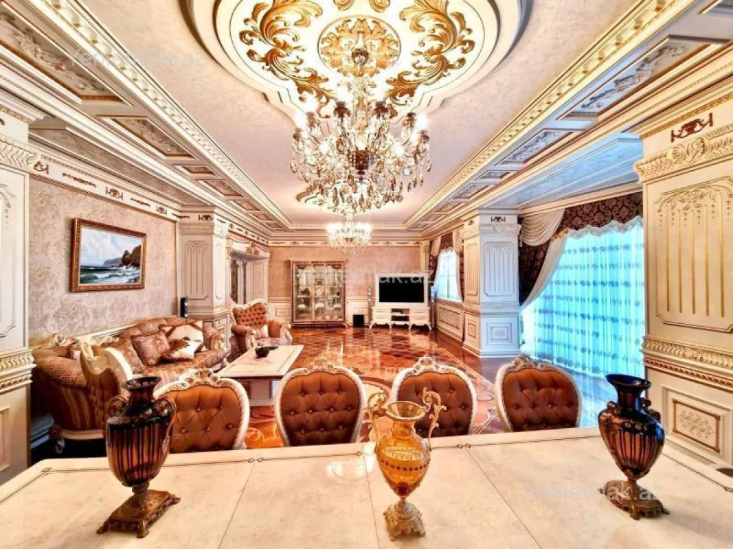 Satılır 4 otaqlı yeni tikili 250 m²