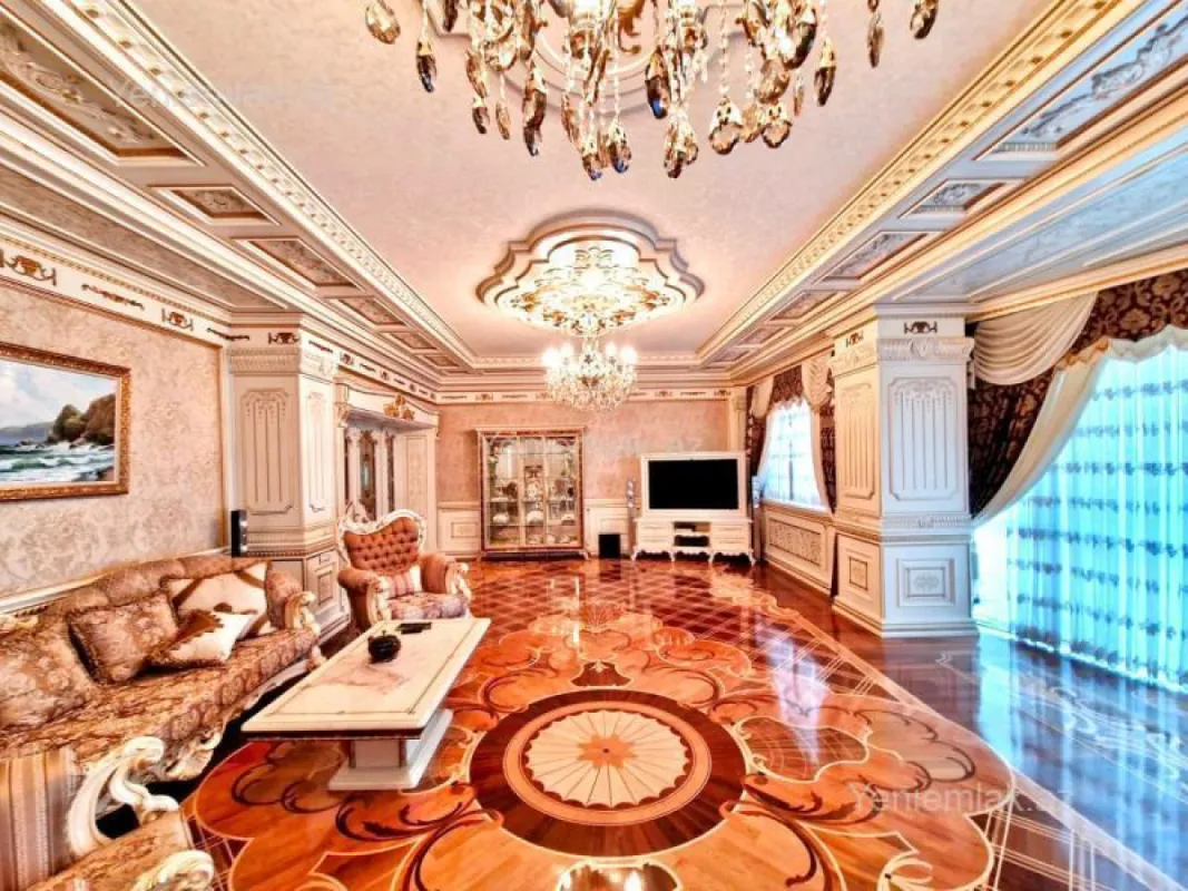 Satılır 4 otaqlı yeni tikili 250 m²