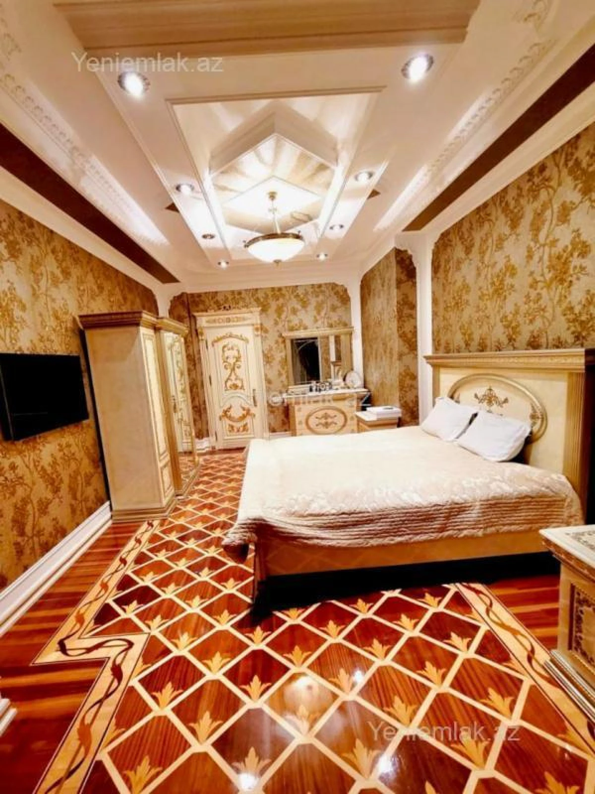 Satılır 4 otaqlı yeni tikili 250 m²