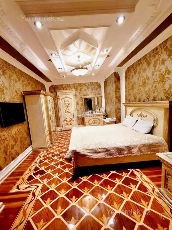 Satılır 4 otaqlı yeni tikili 250 m²