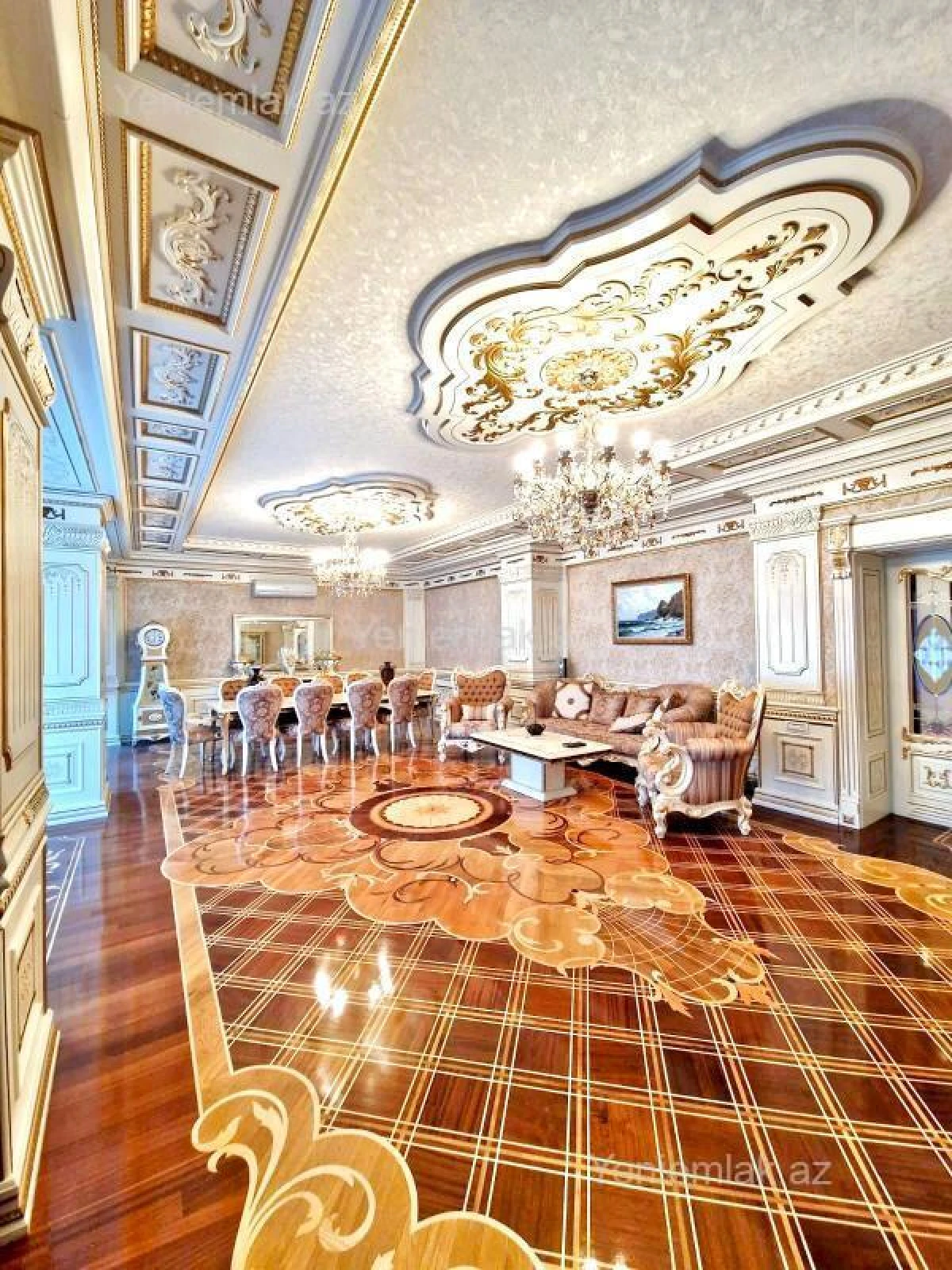 Satılır 4 otaqlı yeni tikili 250 m²