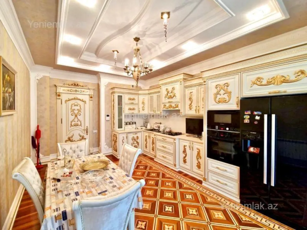 Satılır 4 otaqlı yeni tikili 250 m²