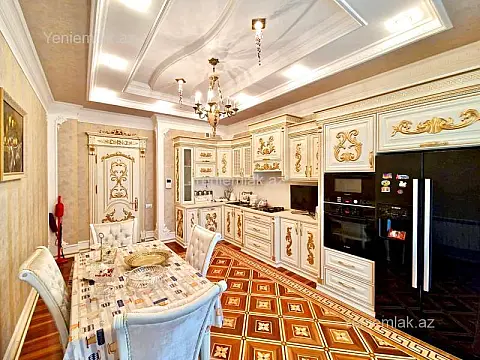 Satılır 4 otaqlı yeni tikili 250 m²