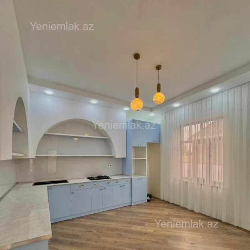 Satılır 5 otaqlı həyət evi 210 m²