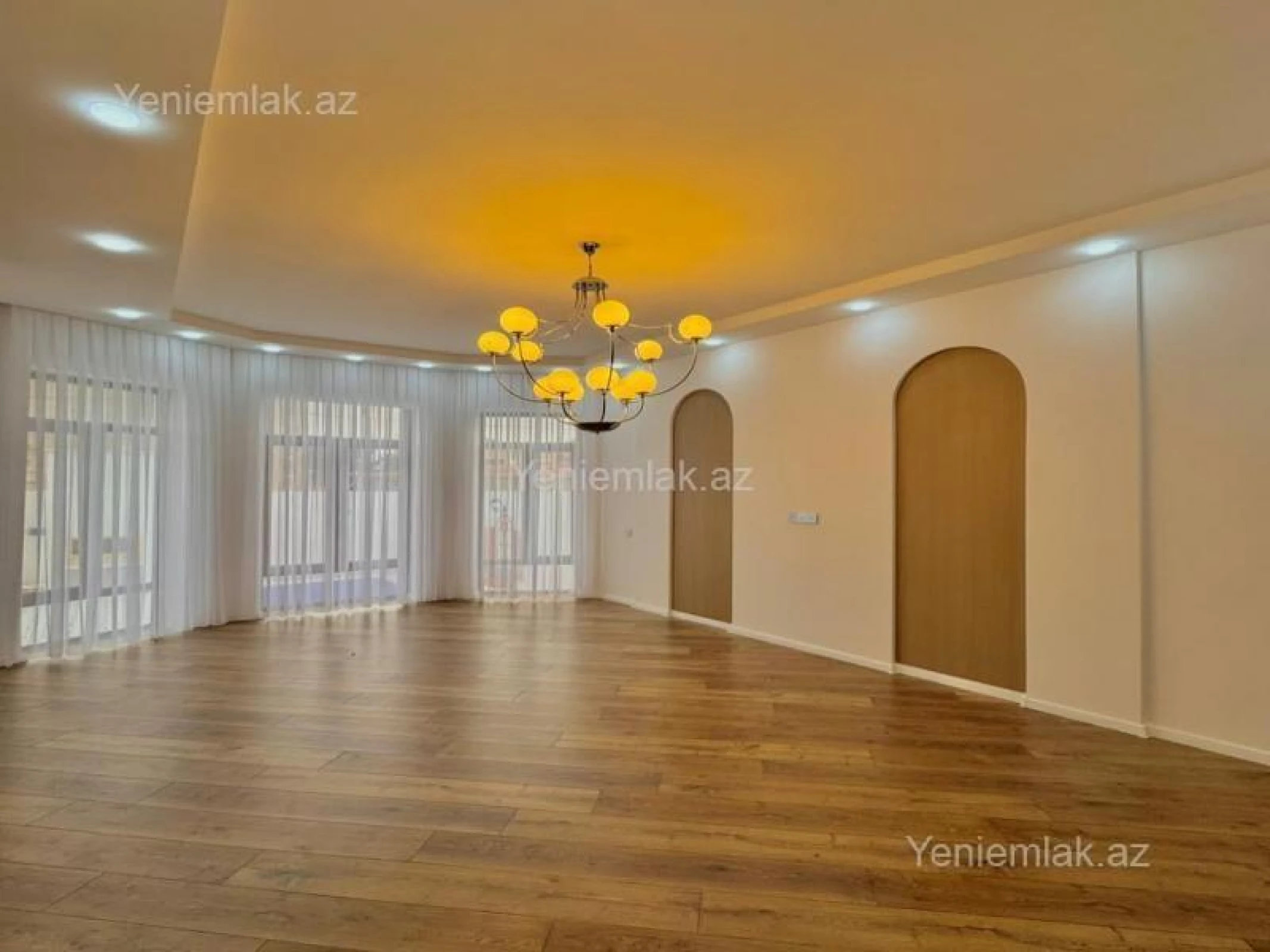 Satılır 5 otaqlı həyət evi 210 m²