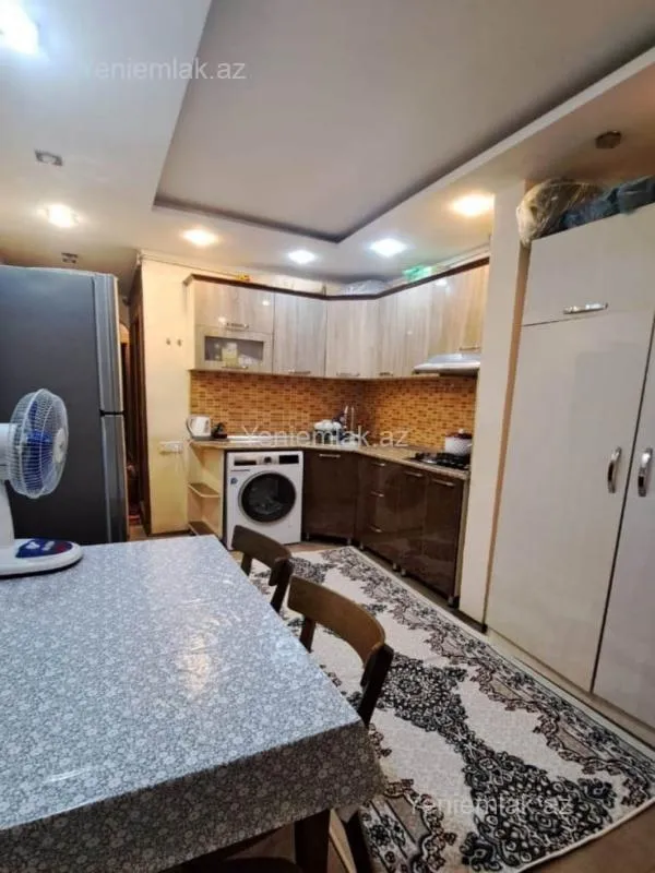 Satılır 2 otaqlı köhnə tikili 60 m²