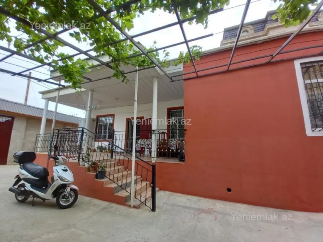 Satılır 3 otaqlı həyət evi 100 m²