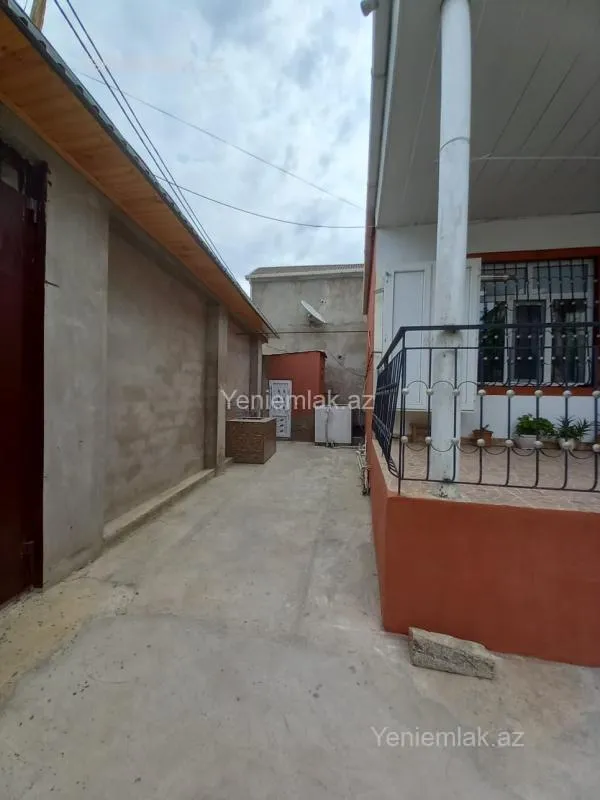 Satılır 3 otaqlı həyət evi 100 m²