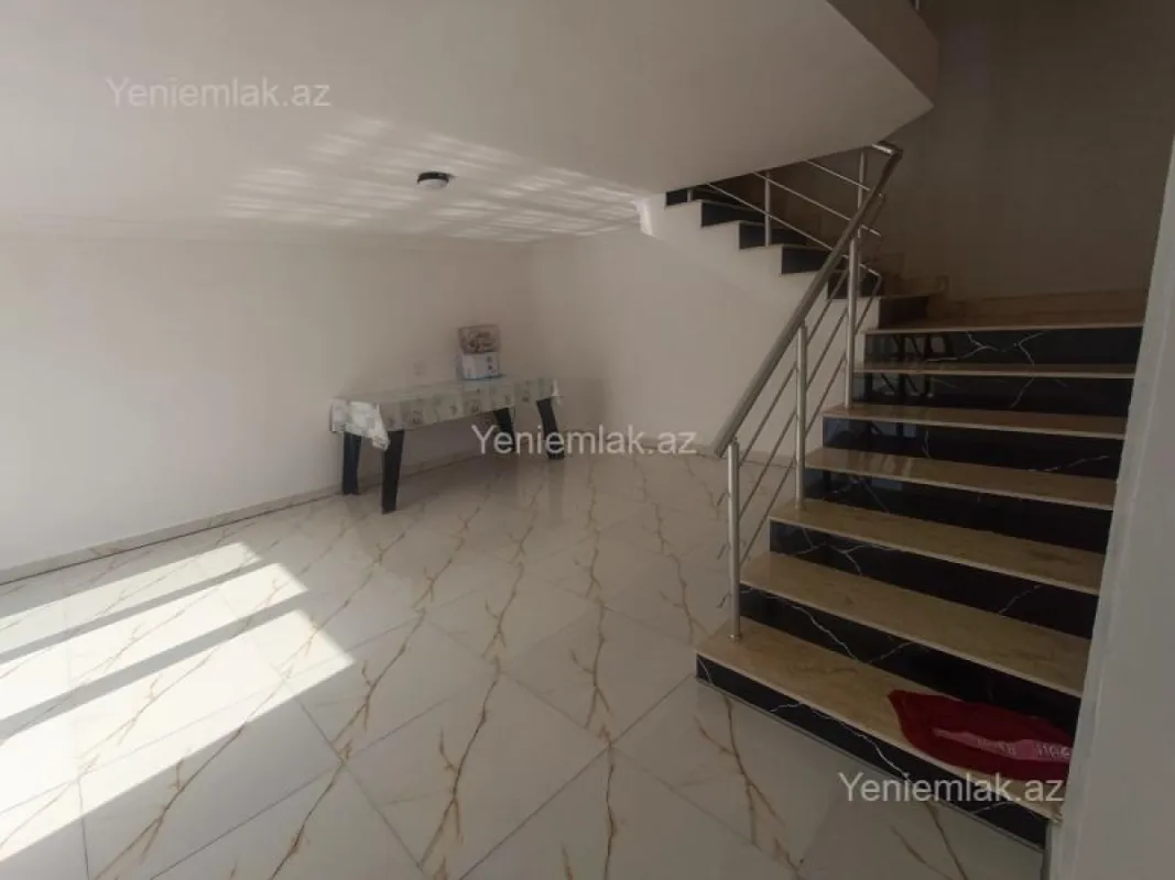 Satılır 5 otaqlı həyət evi 165 m²