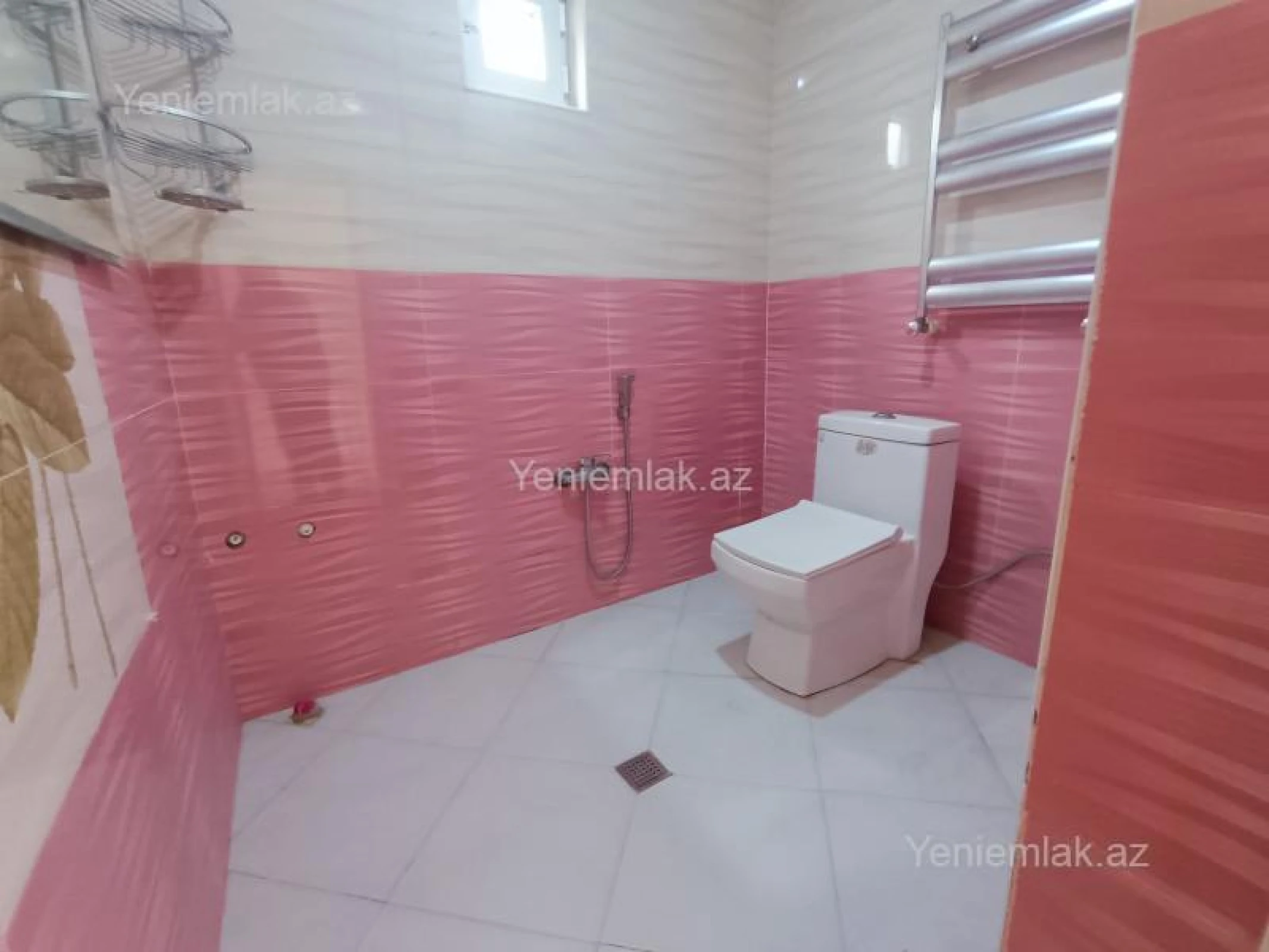 Satılır 5 otaqlı həyət evi 165 m²