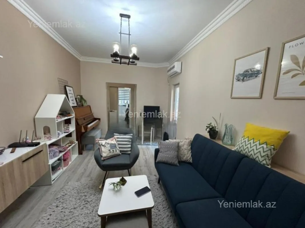 Satılır 2 otaqlı köhnə tikili 45 m²