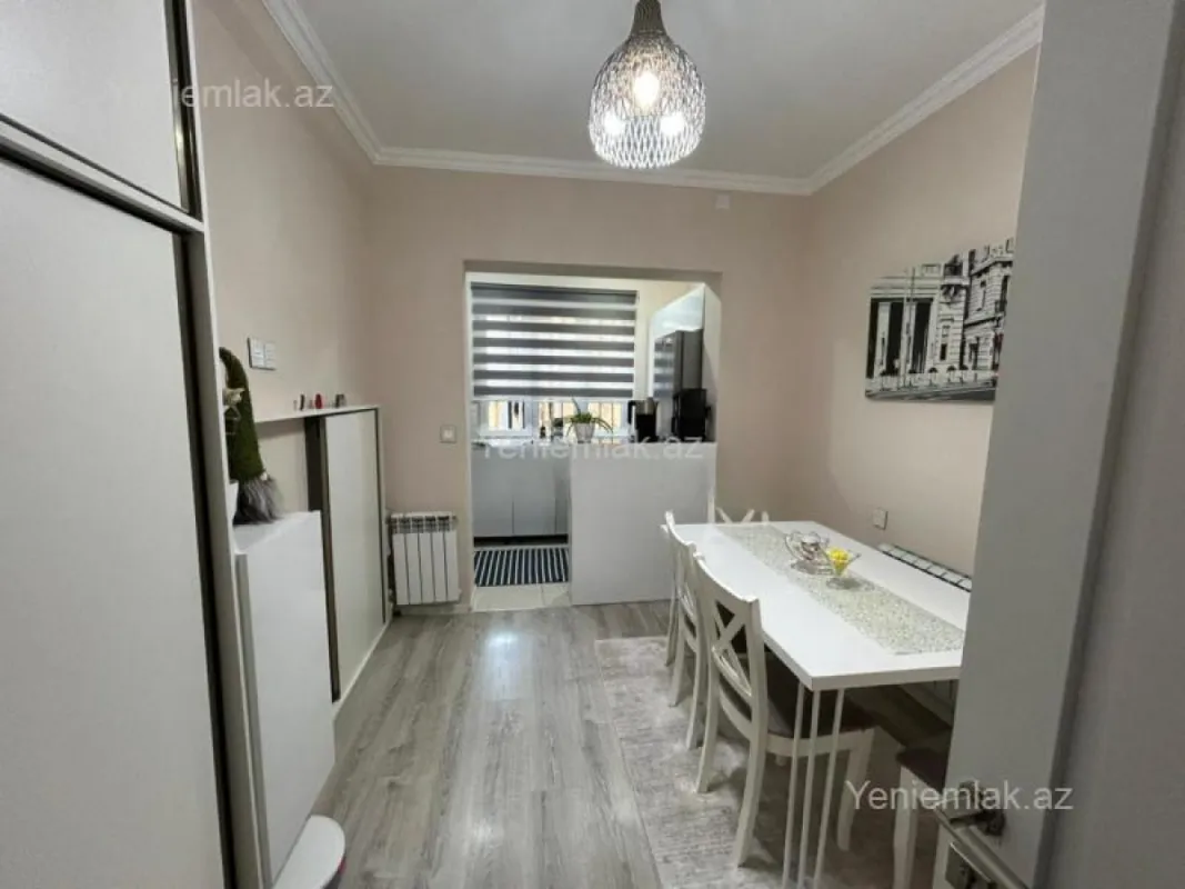 Satılır 2 otaqlı köhnə tikili 45 m²