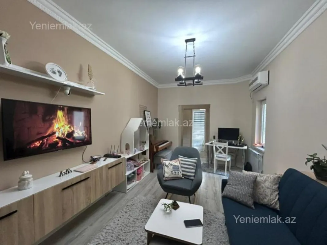 Satılır 2 otaqlı köhnə tikili 45 m²