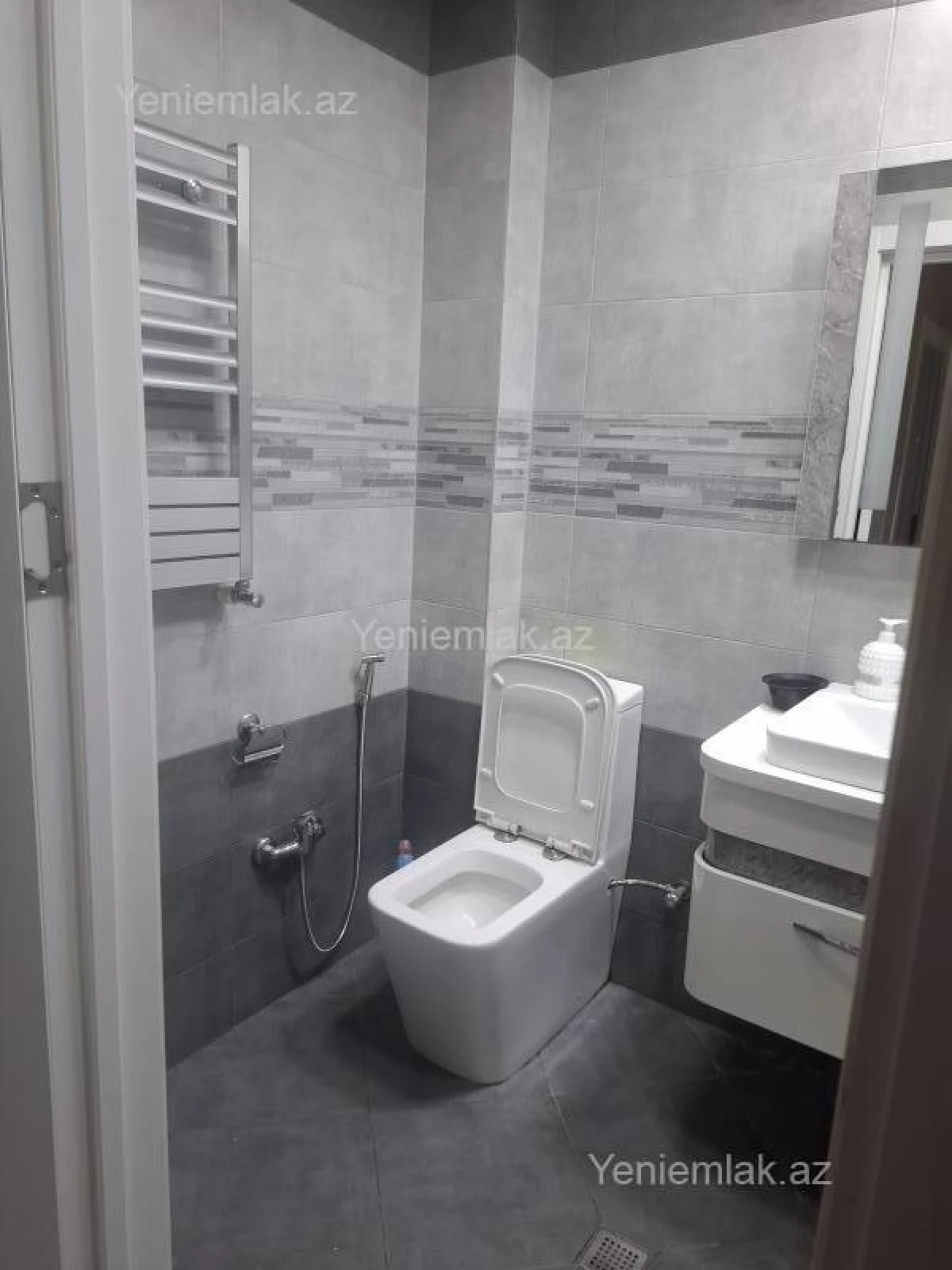 Satılır 3 otaqlı köhnə tikili 72 m²