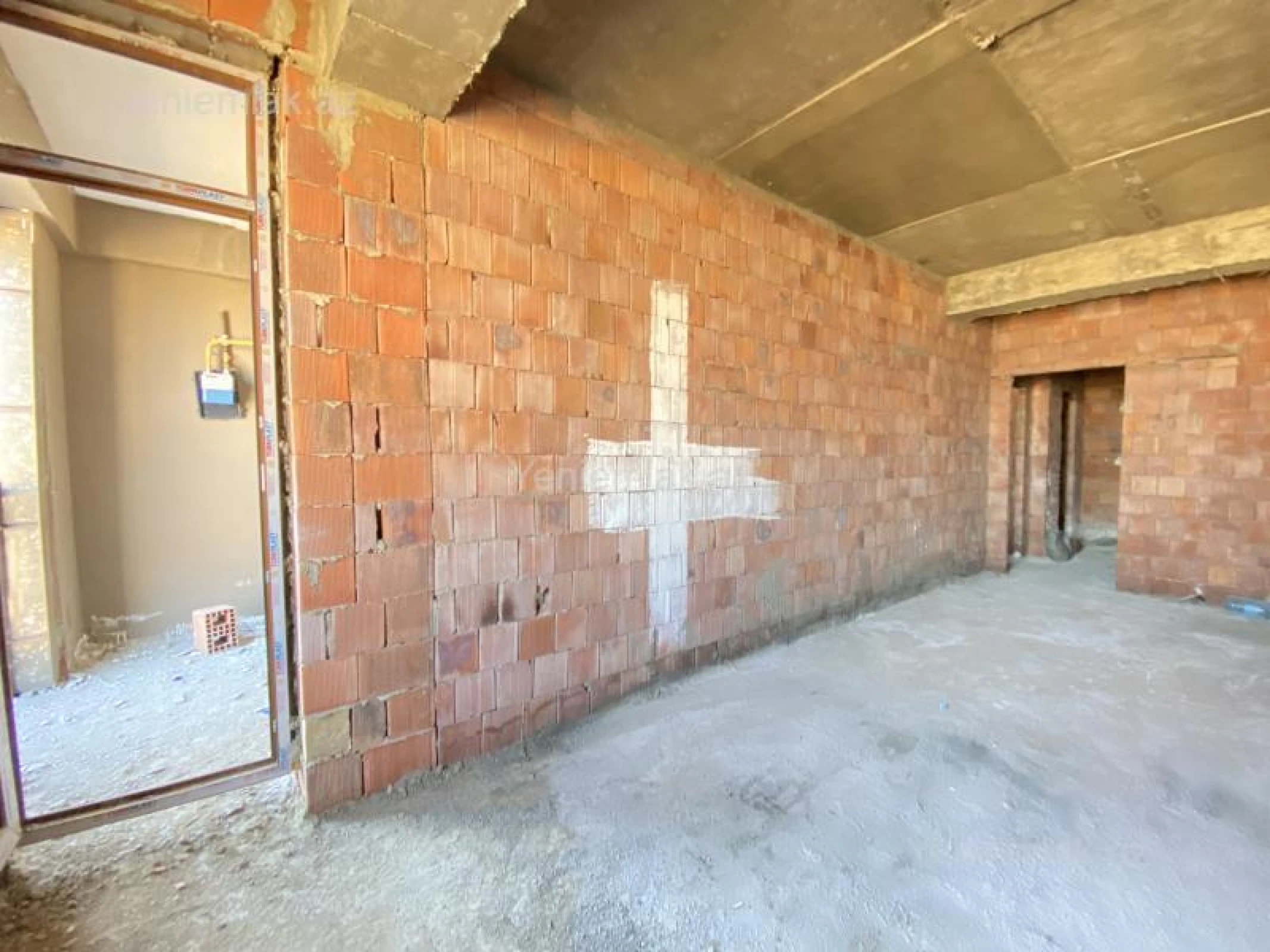 Satılır 2 otaqlı yeni tikili 72 m²