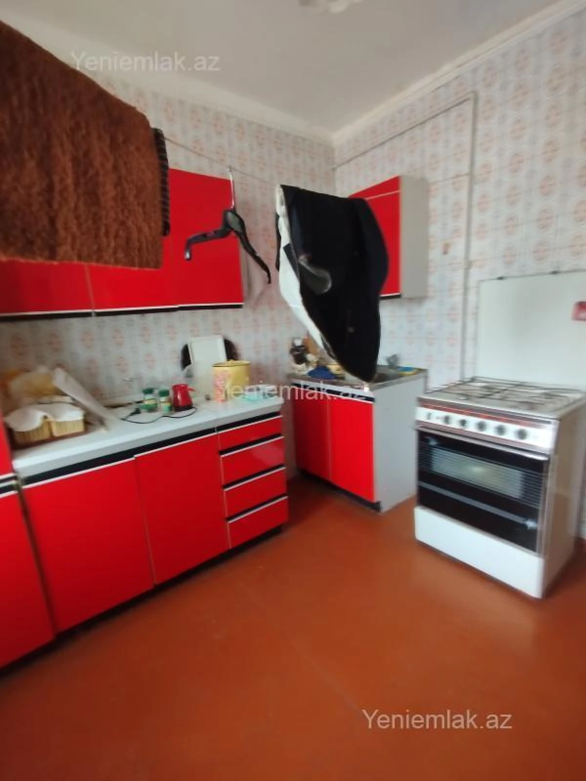 Satılır 3 otaqlı köhnə tikili 80 m²