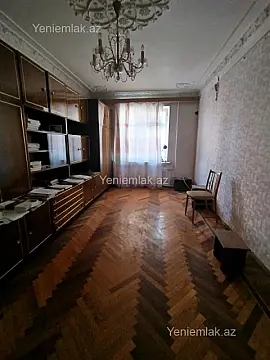 Satılır 3 otaqlı köhnə tikili 80 m²