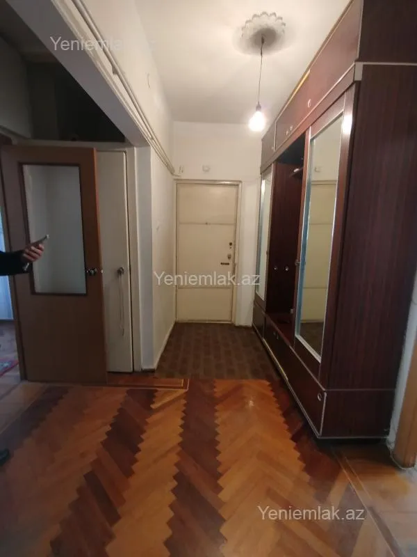 Satılır 3 otaqlı köhnə tikili 80 m²