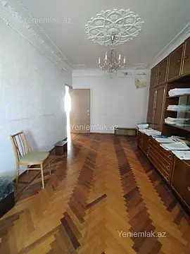 Satılır 3 otaqlı köhnə tikili 80 m²