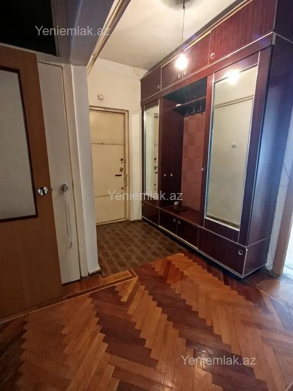 Satılır 3 otaqlı köhnə tikili 80 m²