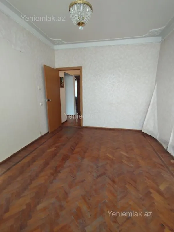 Satılır 3 otaqlı köhnə tikili 80 m²