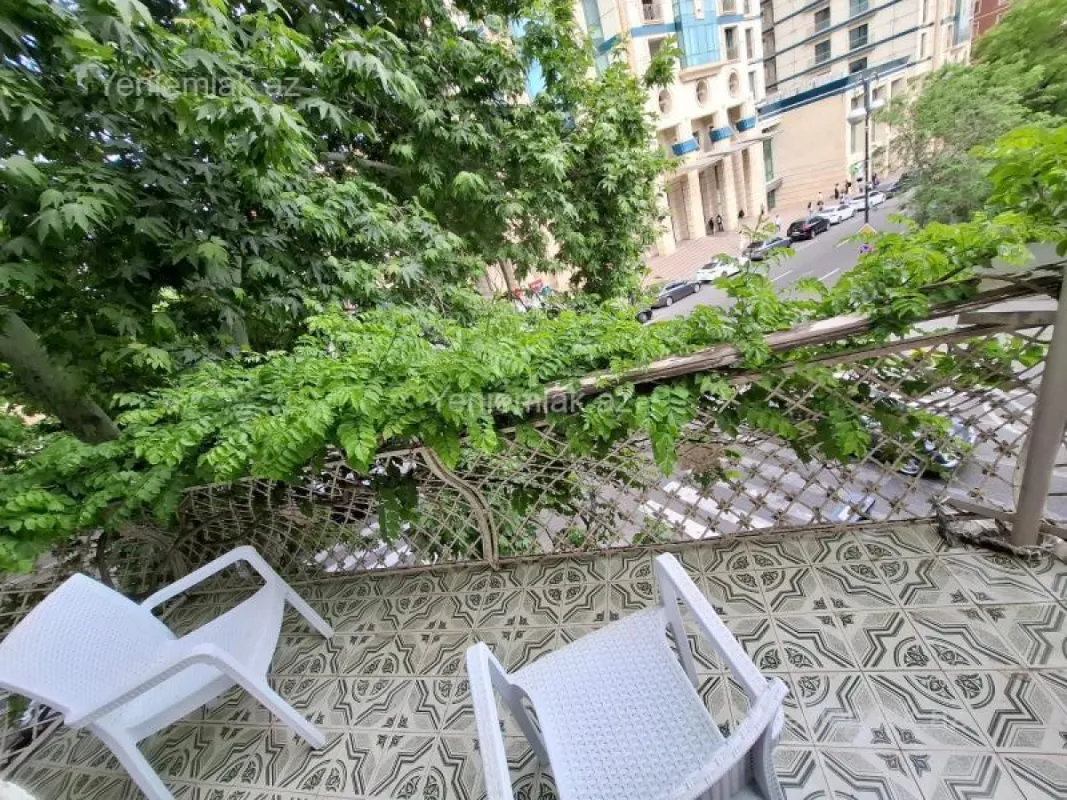 Satılır 3 otaqlı köhnə tikili 75 m²