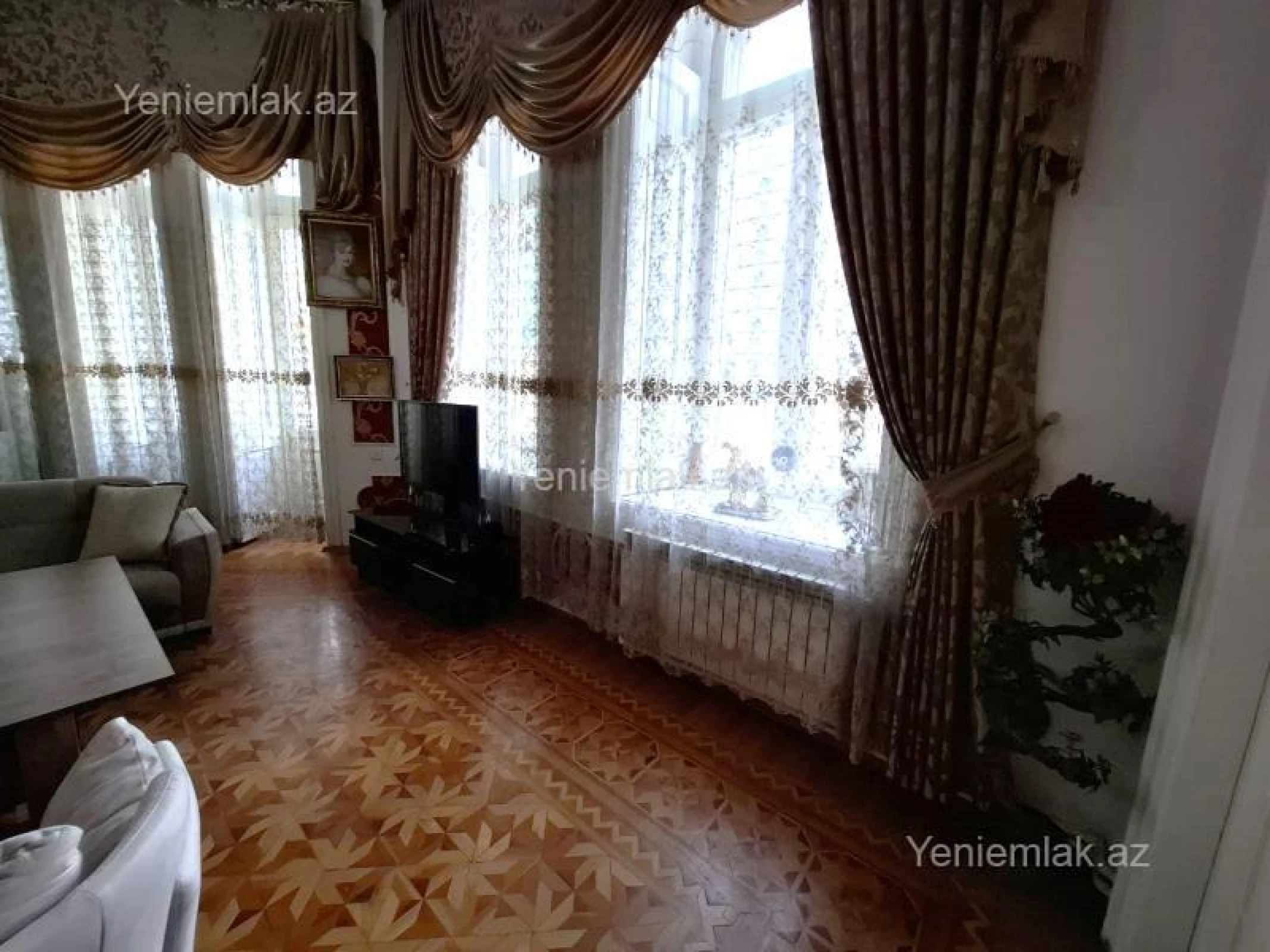 Satılır 3 otaqlı köhnə tikili 75 m²