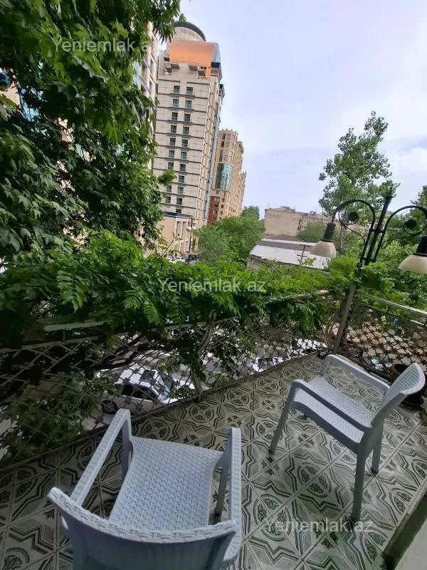 Satılır 3 otaqlı köhnə tikili 75 m²