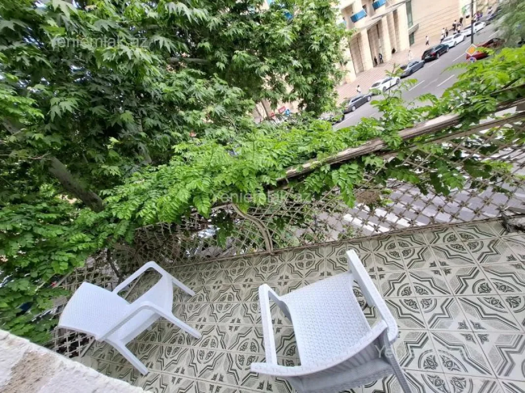 Satılır 3 otaqlı köhnə tikili 75 m²