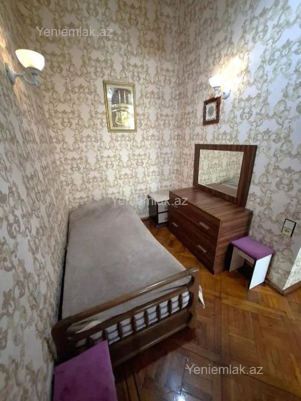 Satılır 3 otaqlı köhnə tikili 75 m²
