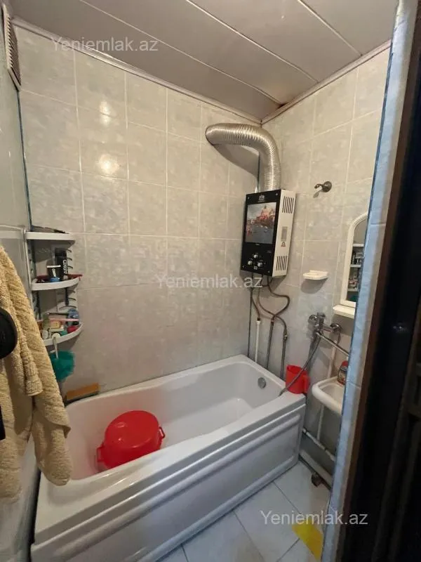 Satılır 3 otaqlı köhnə tikili 65 m²