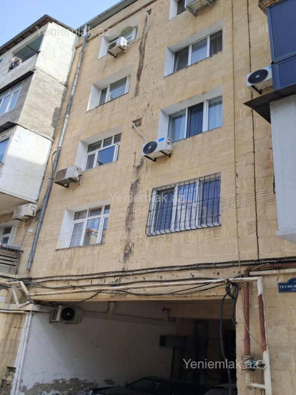 Satılır 2 otaqlı köhnə tikili 55 m²