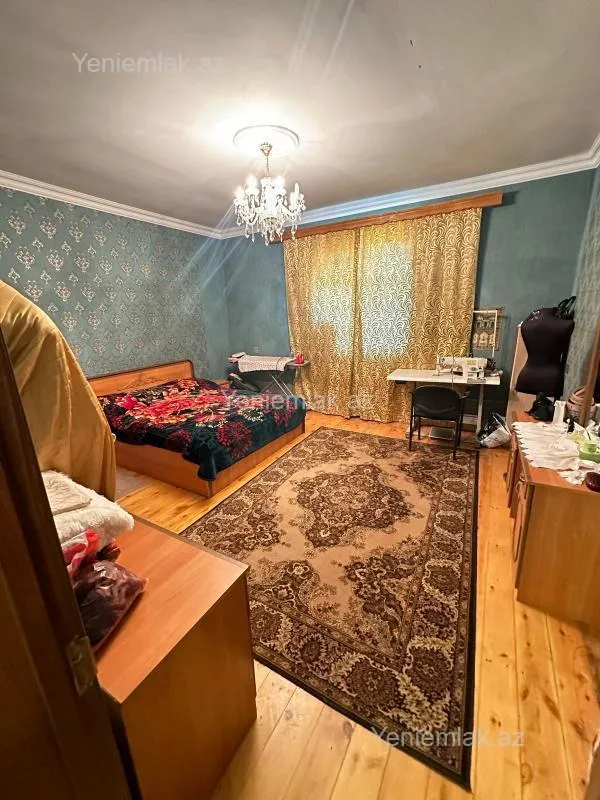 Satılır 5 otaqlı həyət evi 140 m²
