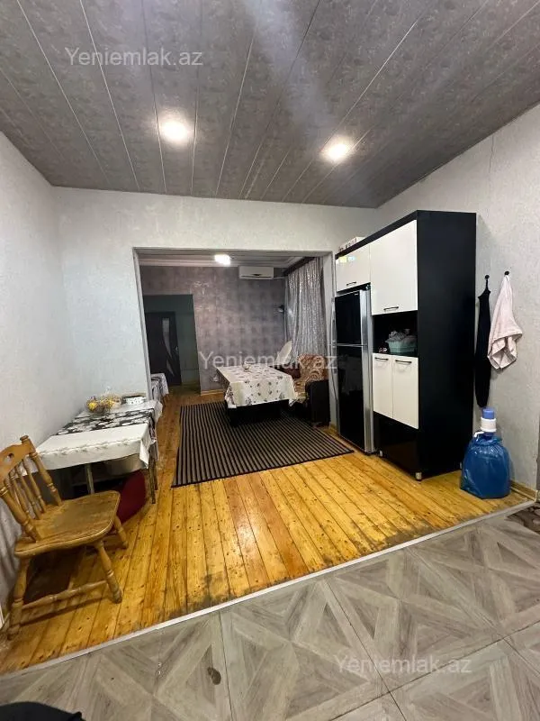 Satılır 5 otaqlı həyət evi 140 m²