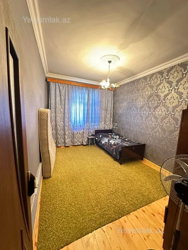 Satılır 5 otaqlı həyət evi 140 m²