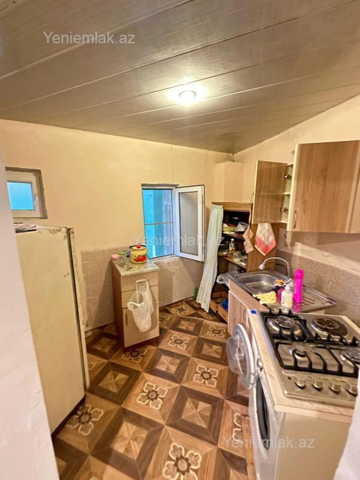 Satılır 5 otaqlı həyət evi 140 m²