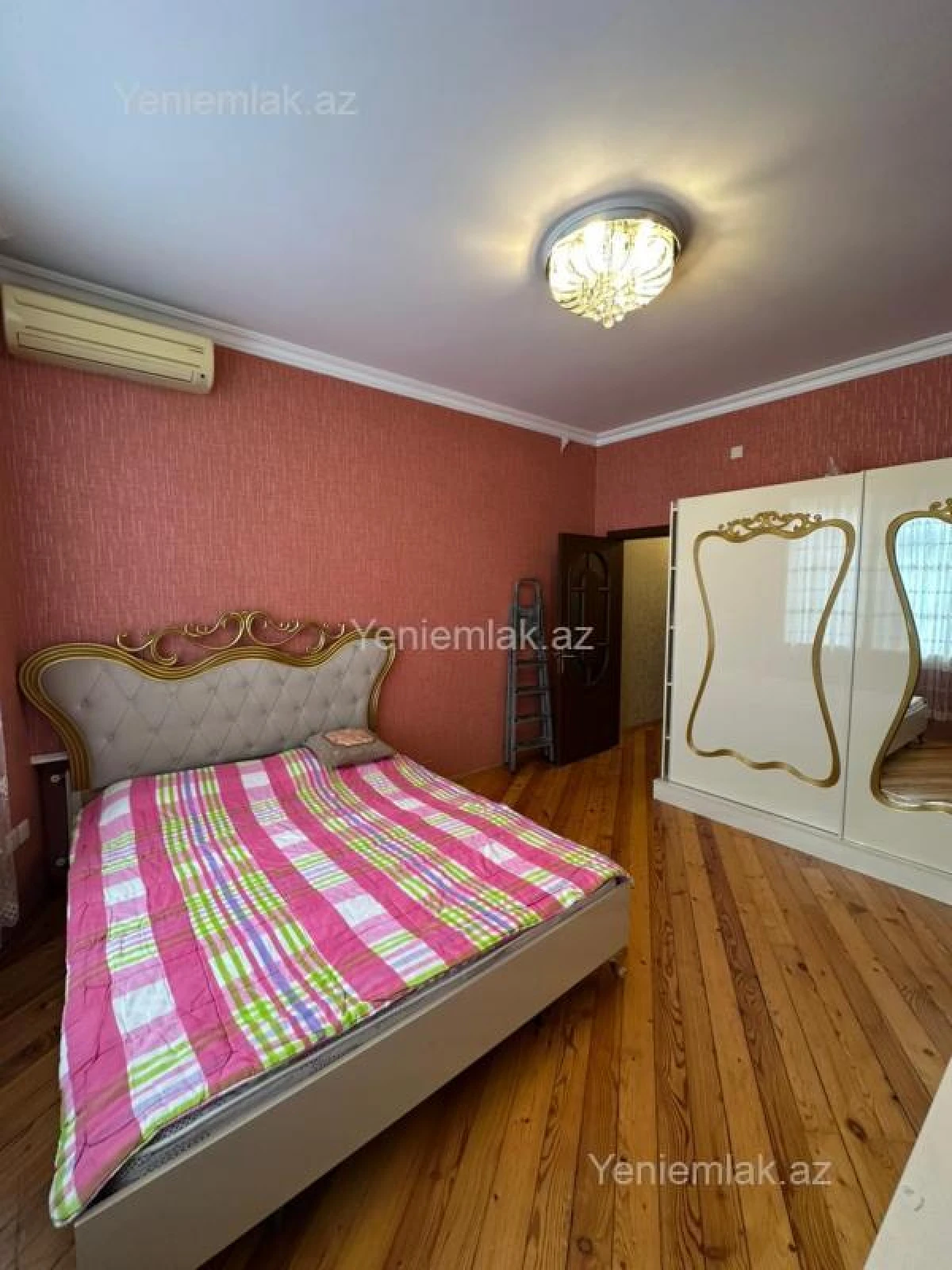 Satılır 3 otaqlı yeni tikili 100 m²