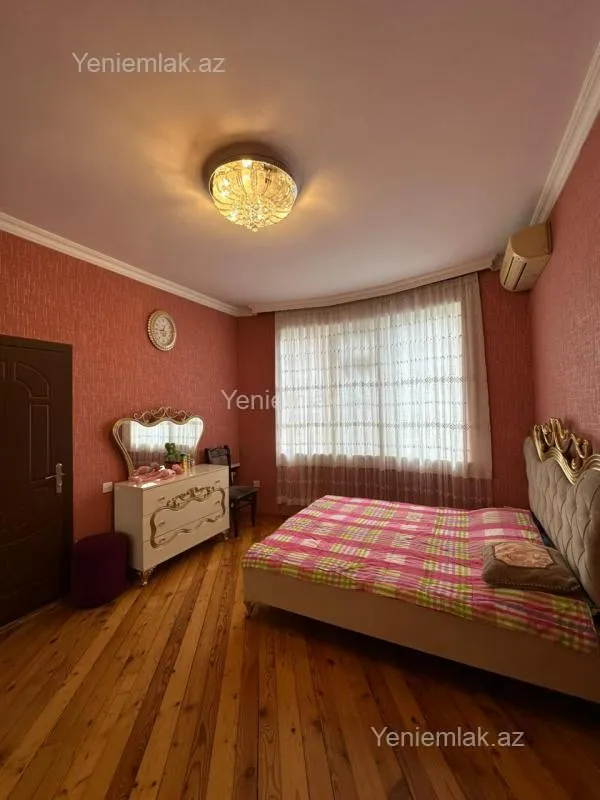 Satılır 3 otaqlı yeni tikili 100 m²