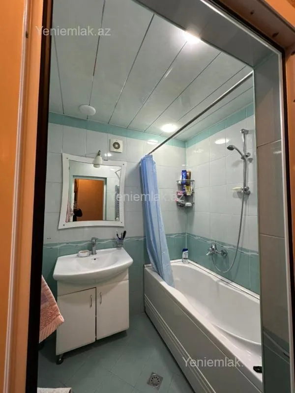 Satılır 3 otaqlı yeni tikili 100 m²