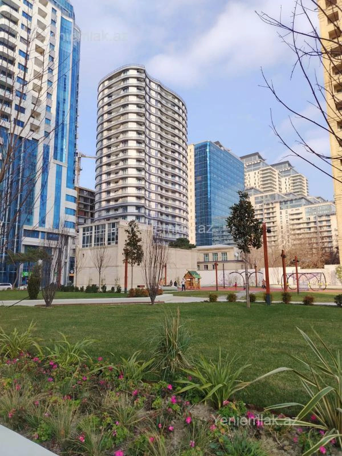 Satılır 2 otaqlı yeni tikili 102 m²