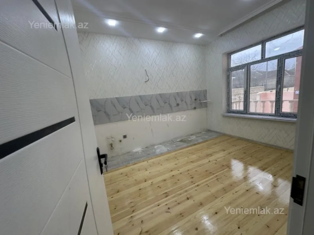Satılır 4 otaqlı həyət evi 110 m²