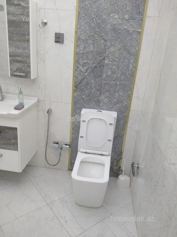 Satılır 3 otaqlı yeni tikili 121 m²
