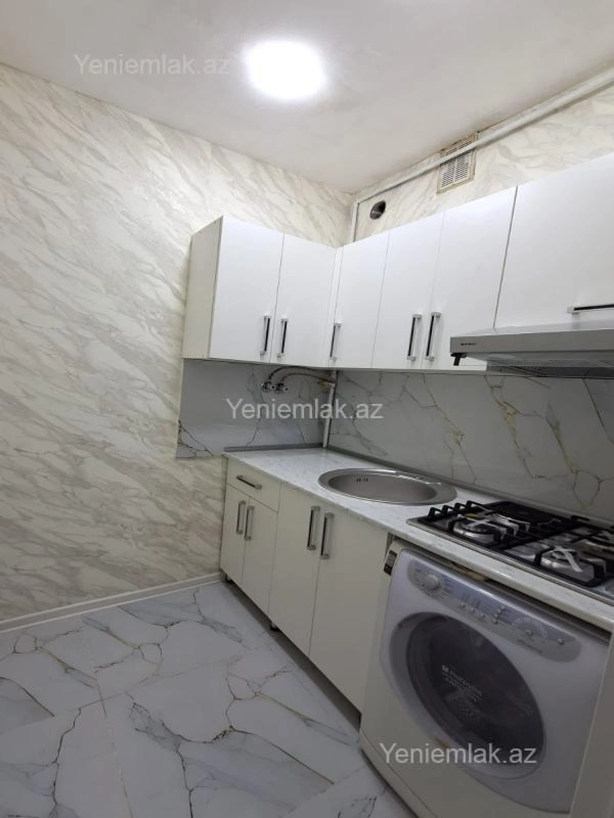 Satılır 2 otaqlı köhnə tikili 40 m²